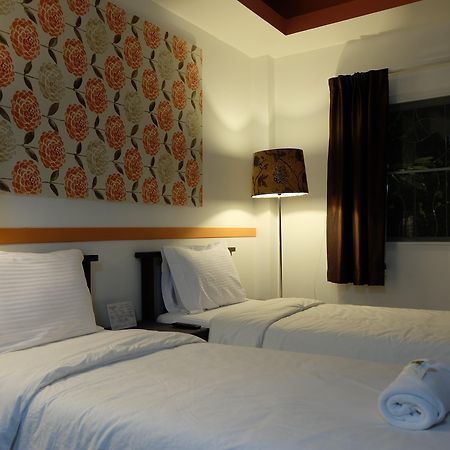 Hotel Issara House Bangkok Esterno foto